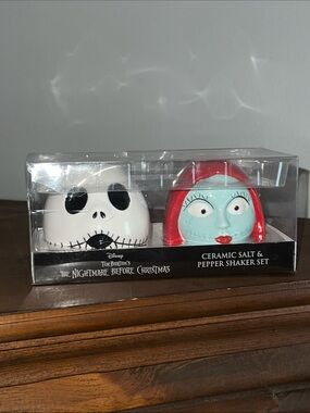 Jack and Sally Salt and Pepper Shaker Set - BNIB - Nightmare Before Christmas